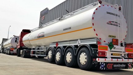 Elliptical Fuel Tanker 4 Axle Semi-trailer. Option: Aluminum body. Step Frame Tanker